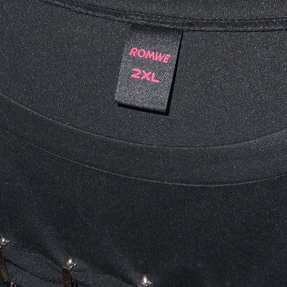 Romwe Top - Picture 2 of 5